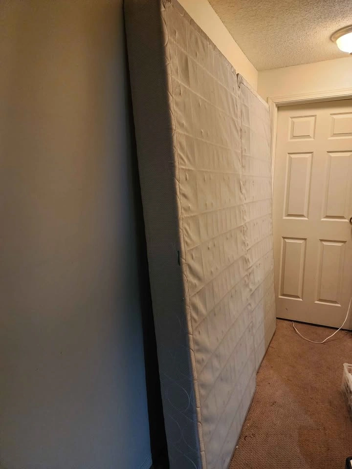 King sized box spring and king frame - photo 2