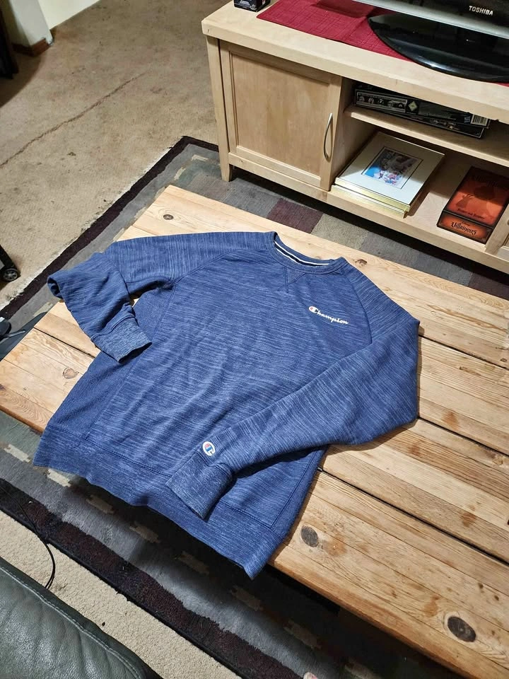 Brand new sized med Columbia sweater