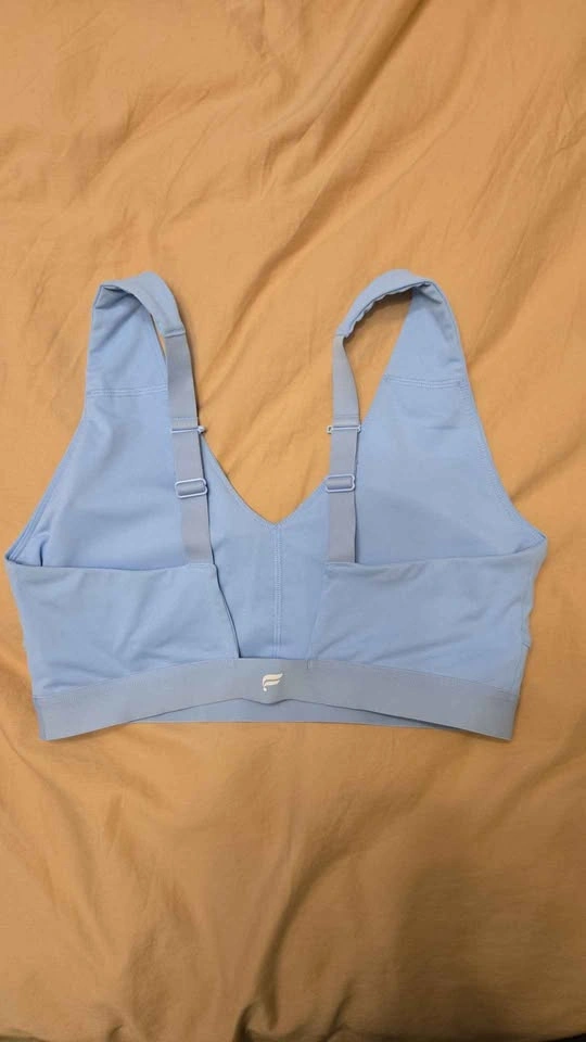 Womens workout set crossover flare leg bottom and sports bra - photo 4