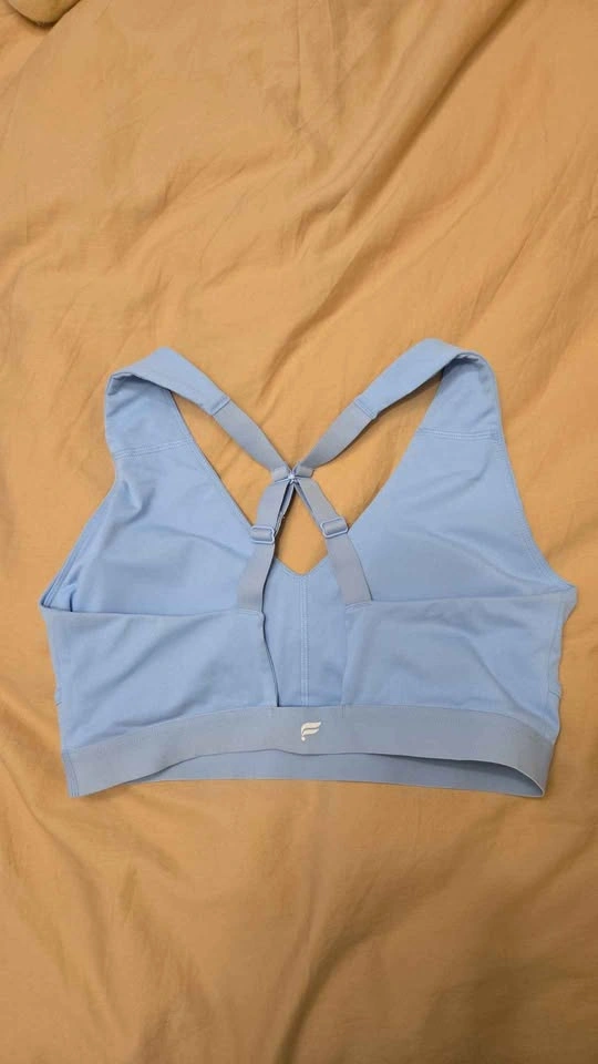 Womens workout set crossover flare leg bottom and sports bra - photo 5