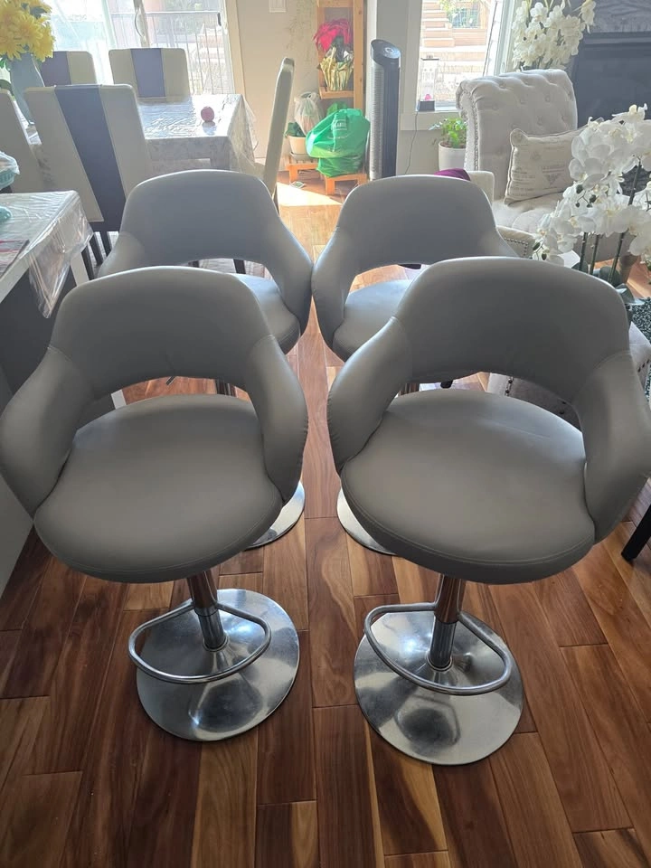 Modern Adjustable Bar Stools – Set of 4 – Excellent Condition - photo 3