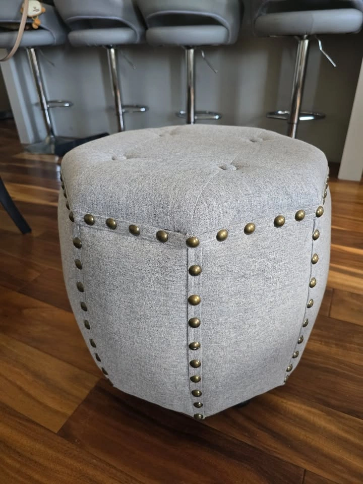 Tufted Upholstered Ottoman / Accent Stool - photo 2