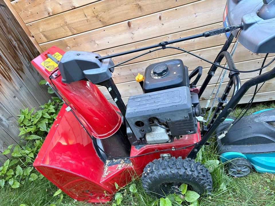 Toro 252cc Snow Blower