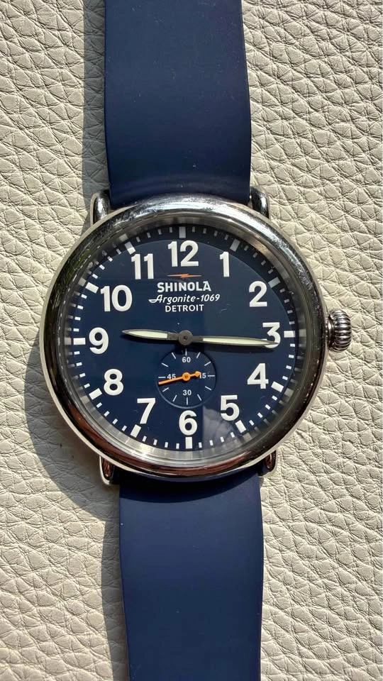 Shinola Runwell 47mm (Argonite-1069) – Extra Strap Included!