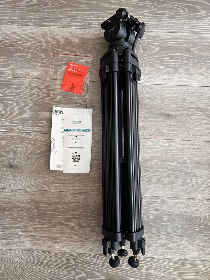 5 Photo/video tripods ($45 each) - photo 2