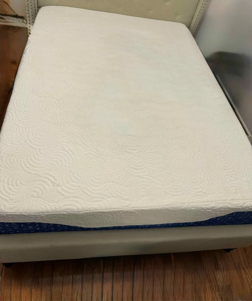 Queen size mattress - photo 3