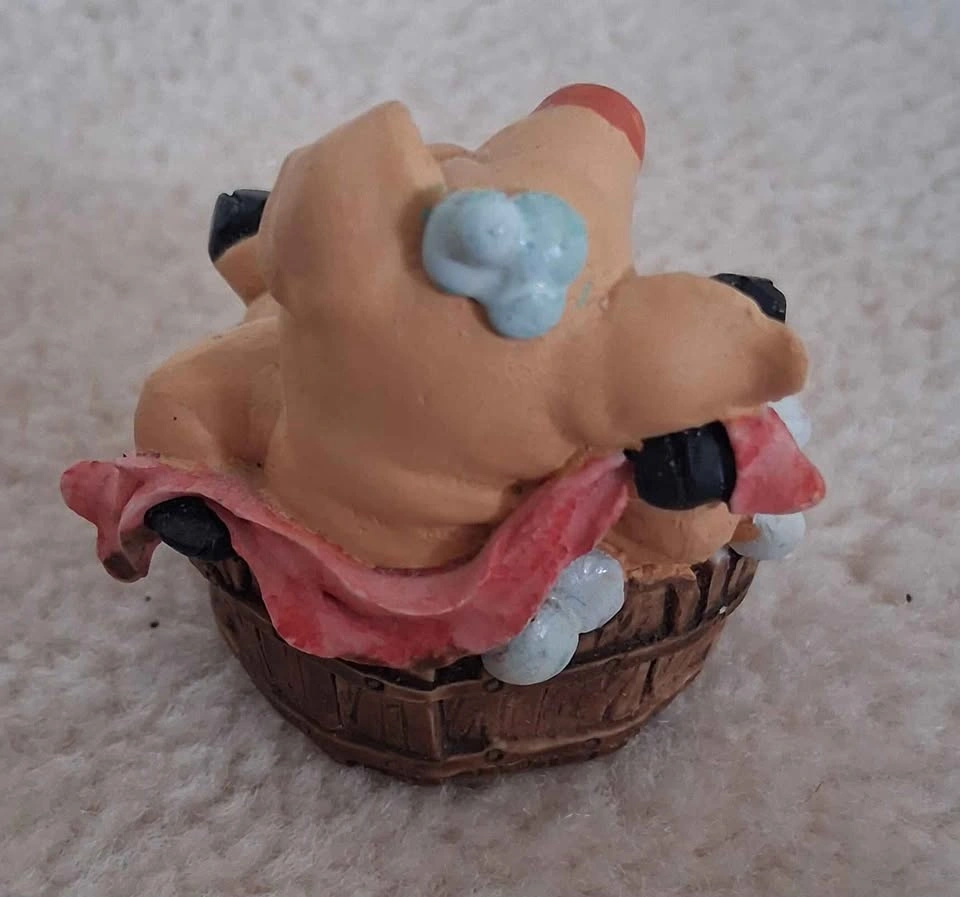 Pig in Bathtub Figurine - photo 2