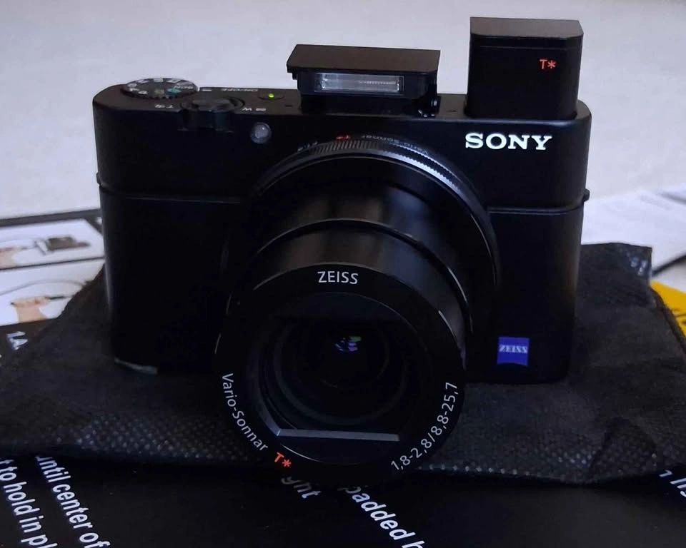 Sony RX100 III Digital Camera with 6 Batteries