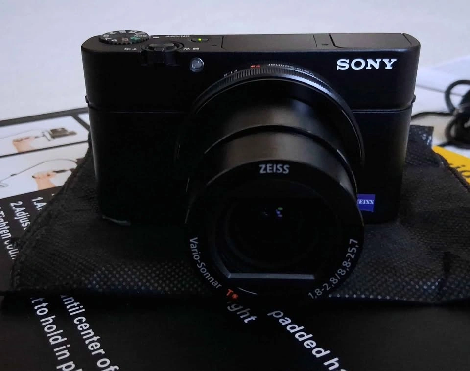 Sony RX100 III Digital Camera with 6 Batteries - photo 2