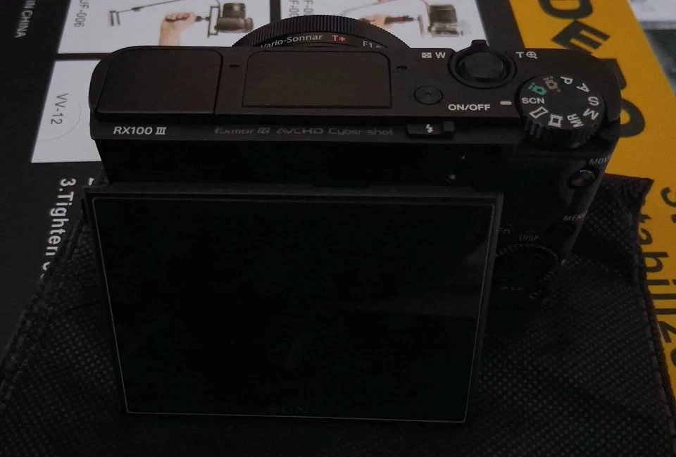 Sony RX100 III Digital Camera with 6 Batteries - photo 3