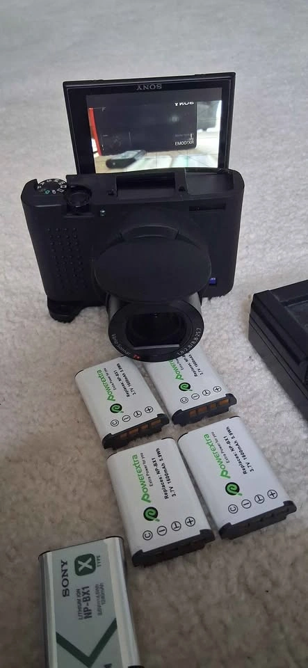 Sony RX100 III Digital Camera with 6 Batteries - photo 5