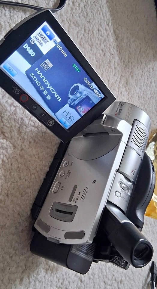Sony Handycam HDR-UX7 Camcorder