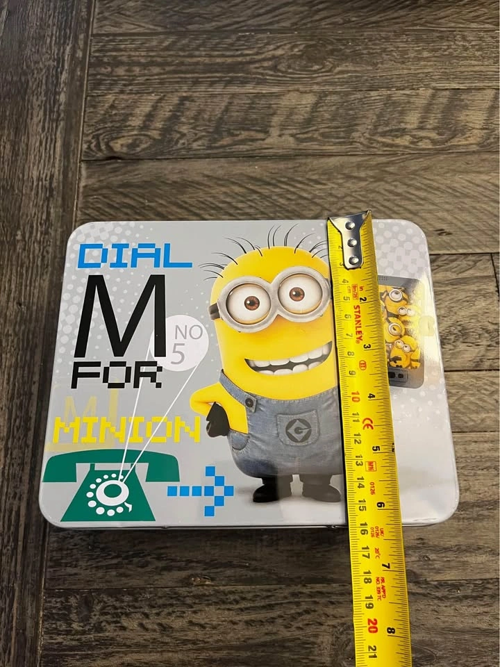 Despicable Me “Dial M for Minion” Collectible Tin Lunch Box - photo 2