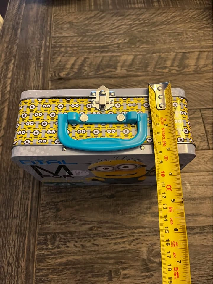 Despicable Me “Dial M for Minion” Collectible Tin Lunch Box - photo 3