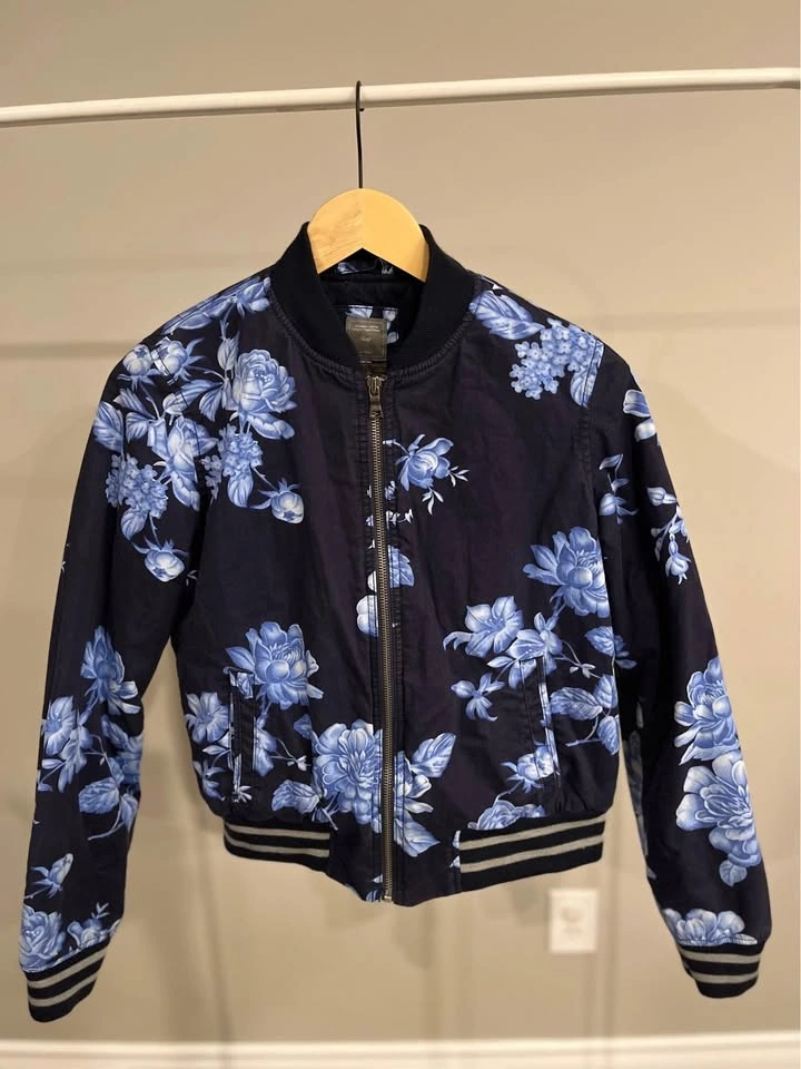 GAP SMALL size Ladies Jacket - photo 3