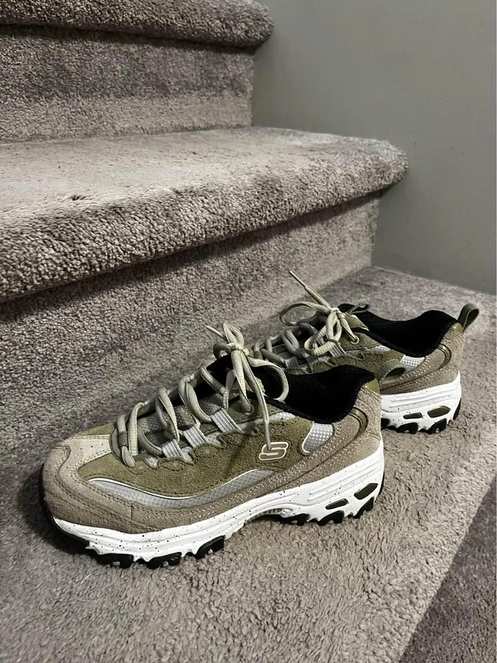 Sketchers Sports - size 5 - photo 4