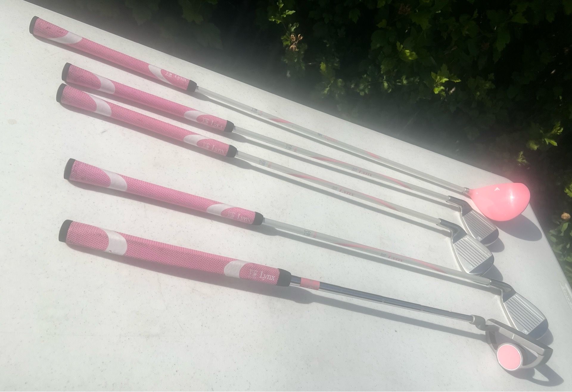Lynx Junior Girl's 5-Club Golf Set with Stand Bag - photo 4