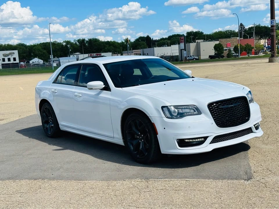 2022 Chrysler 300 - photo 2