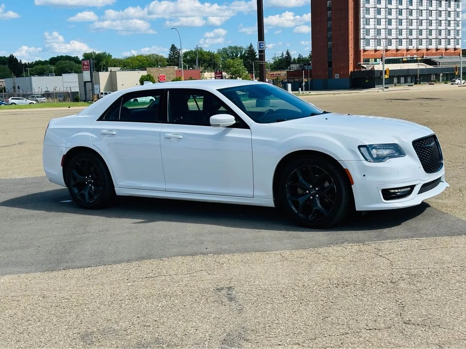 2022 Chrysler 300 - photo 3