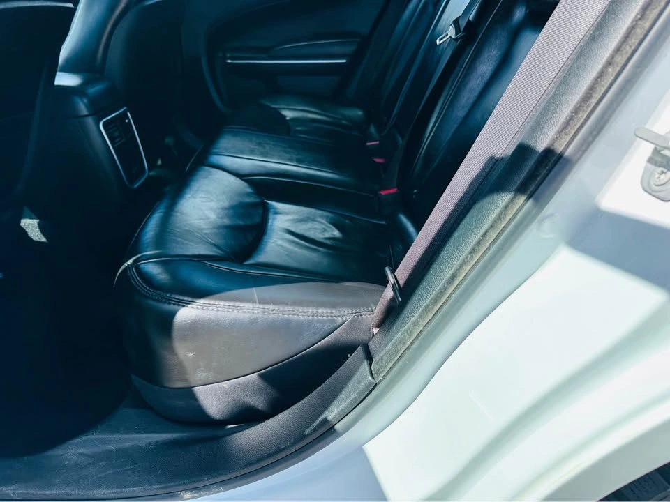 2022 Chrysler 300 - photo 5