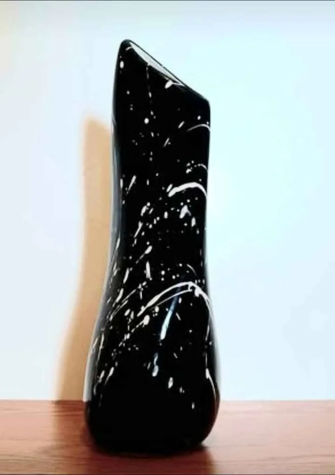 1989 Unique Hand Crafted Jinghong Chinese Vase image indicator(3)