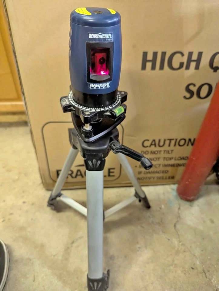 Laser Lever Horizontal on Tripod