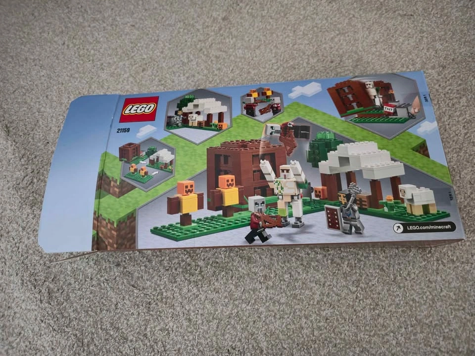 LEGO Minecraft The Pillager Outpost 21159 - photo 2