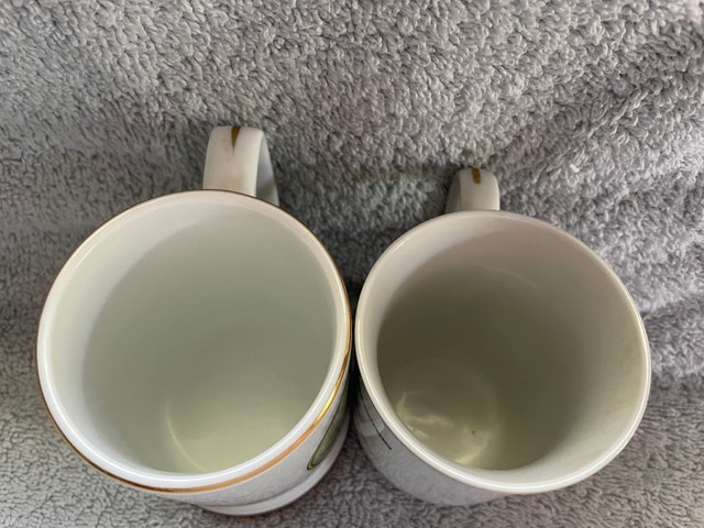 1980s Coca-Cola Porcelain Mugs (Official Licensed Canadian) - photo 3