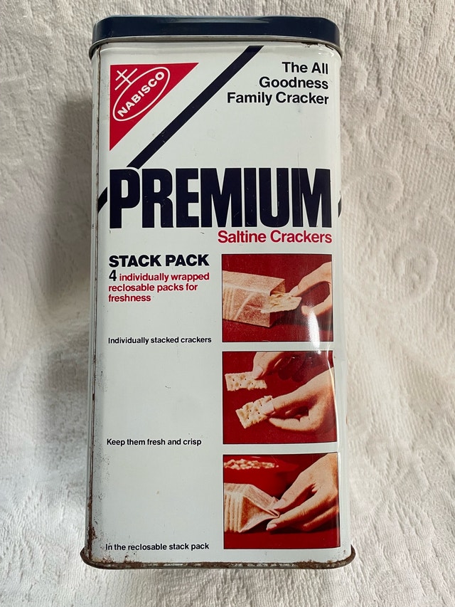 1978 Nabisco Premium Saltine Crackers Tin with Lid - 15 oz