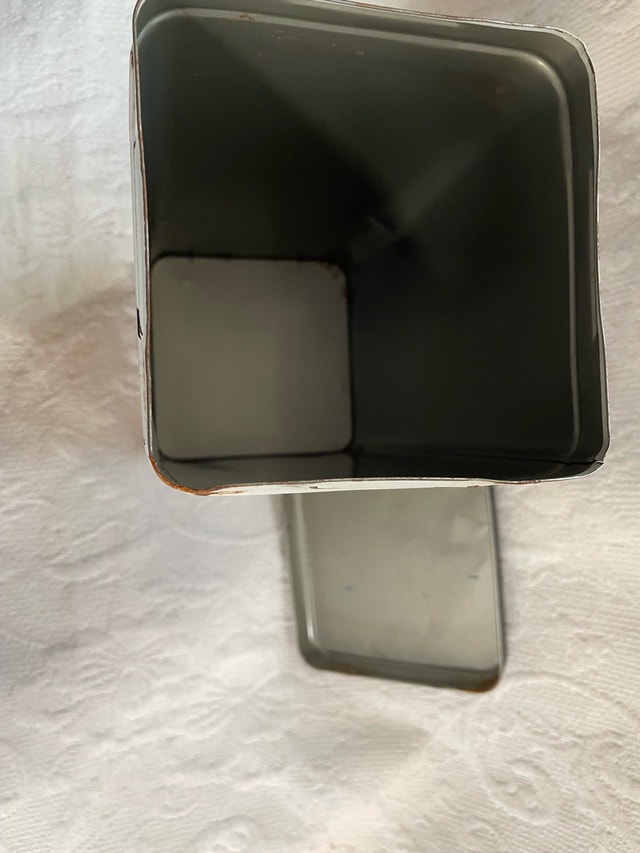 1978 Nabisco Premium Saltine Crackers Tin with Lid - 15 oz - photo 4