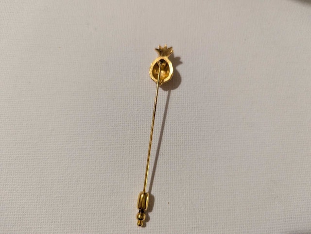Vintage Trifari Gold Tone Pineapple Stick Pin - photo 2