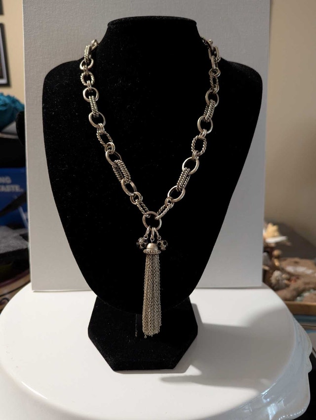 Vintage Senso di Donna Silver Tone, Tassel Necklace