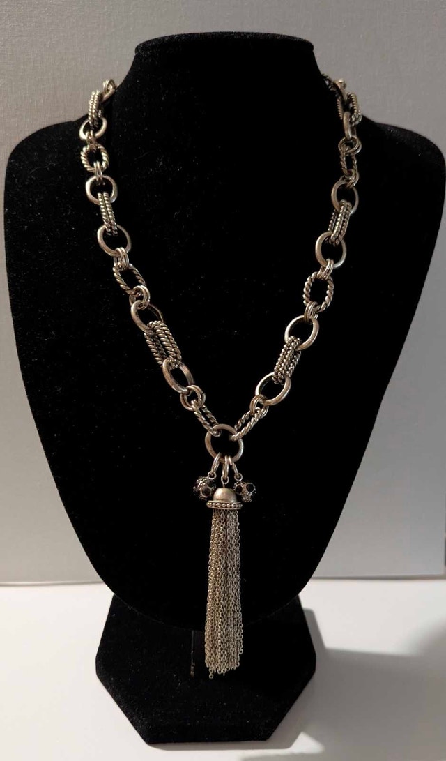 Vintage Senso di Donna Silver Tone, Tassel Necklace - photo 2