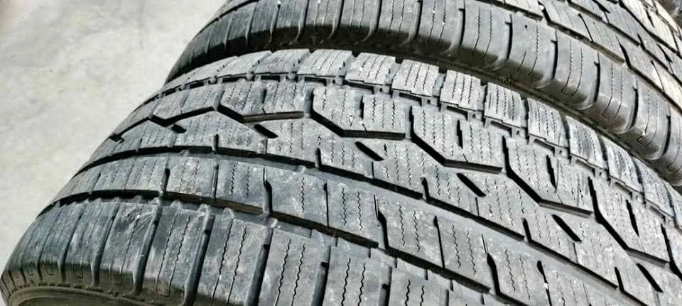 3x 275/55R20 Toyo Celsius CUV Allseasons Tires