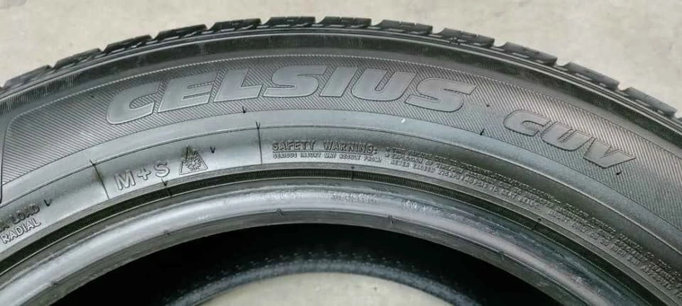 3x 275/55R20 Toyo Celsius CUV Allseasons Tires - photo 2