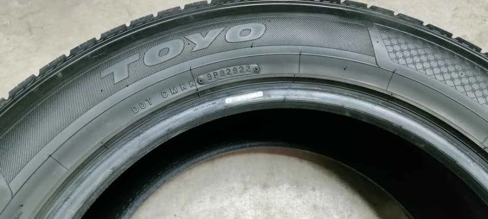 3x 275/55R20 Toyo Celsius CUV Allseasons Tires - photo 3