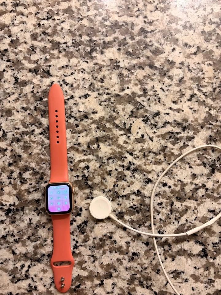 Apple Watch Series 5 (40mm) GPS - photo 3