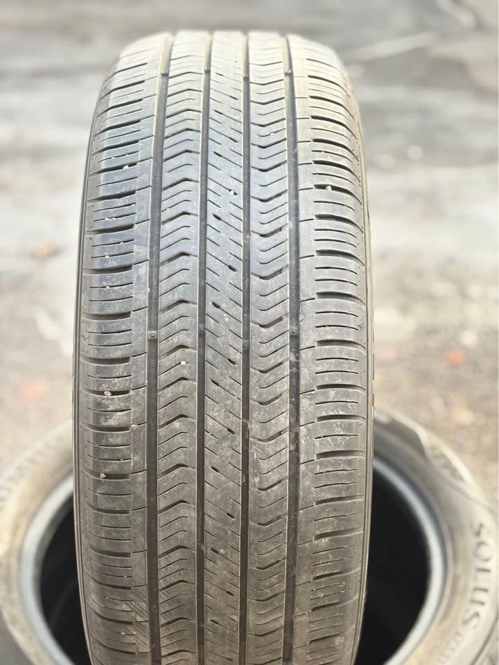 (4) 215/55R18 Kumho Solus All Season Tires! - photo 3