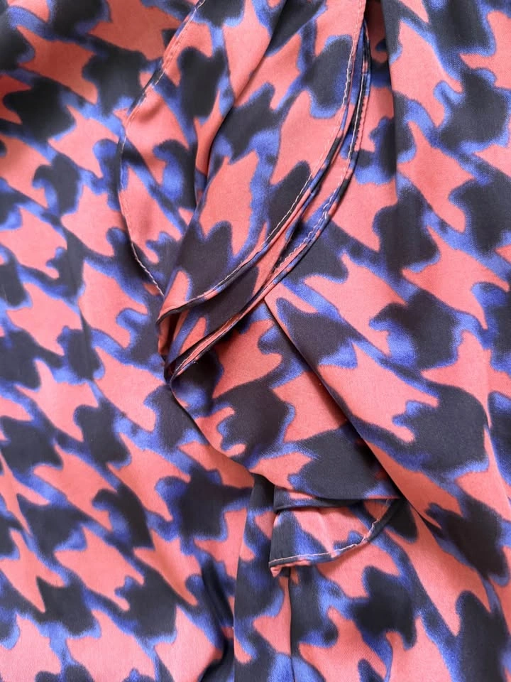Beautiful European Dress – Like New! - photo 4