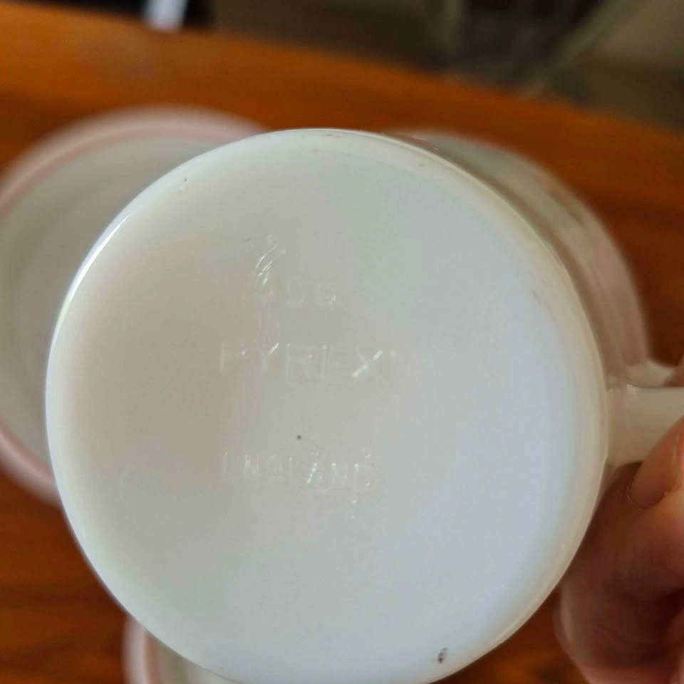 Rare Vintage Pyrex England - Pink Ditsy Wildflowers Pattern - photo 3