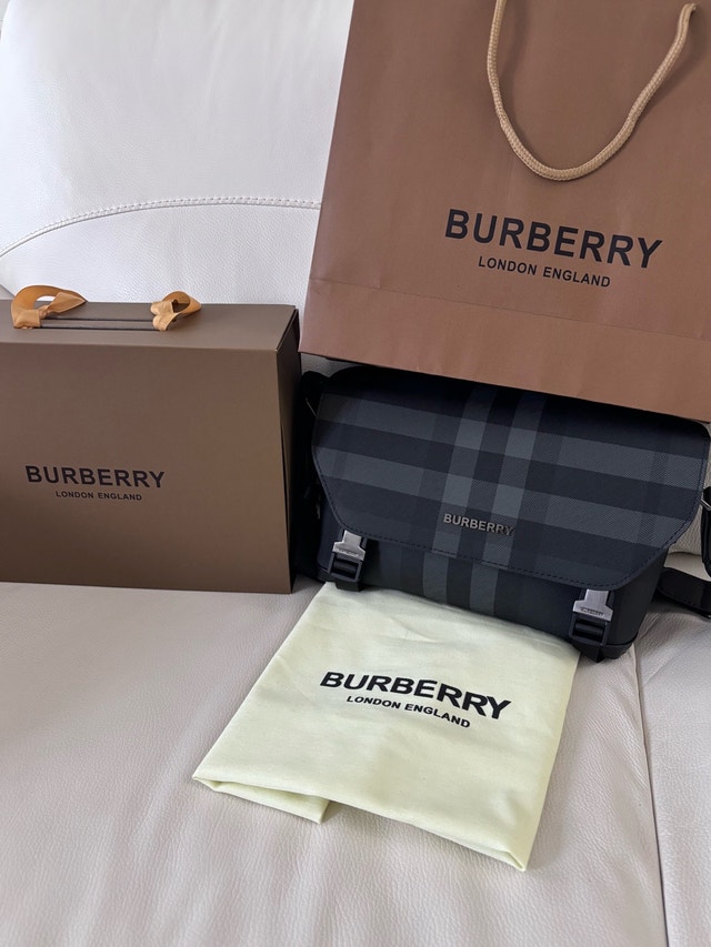 Burberry wright messenger bag - photo 2