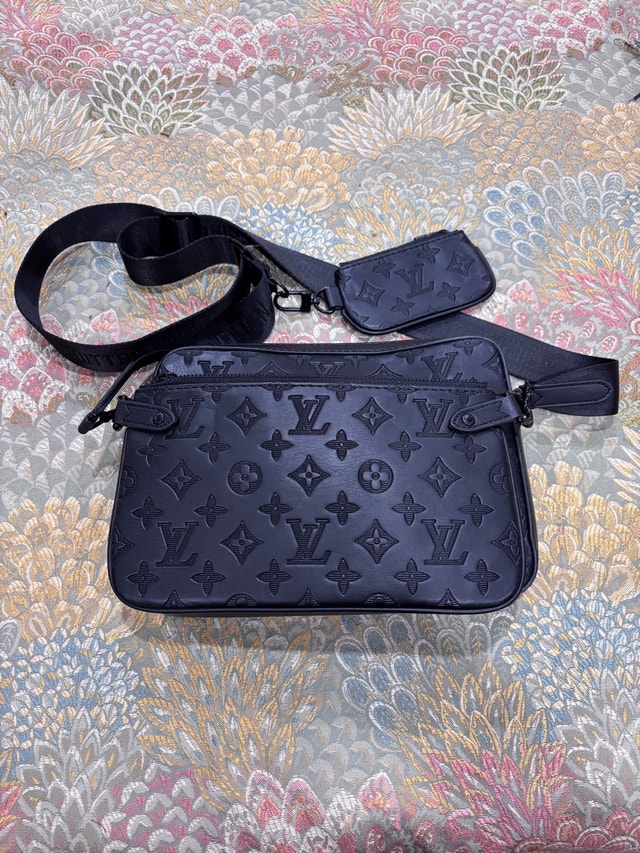 Louis Vuitton trio Messenger bag