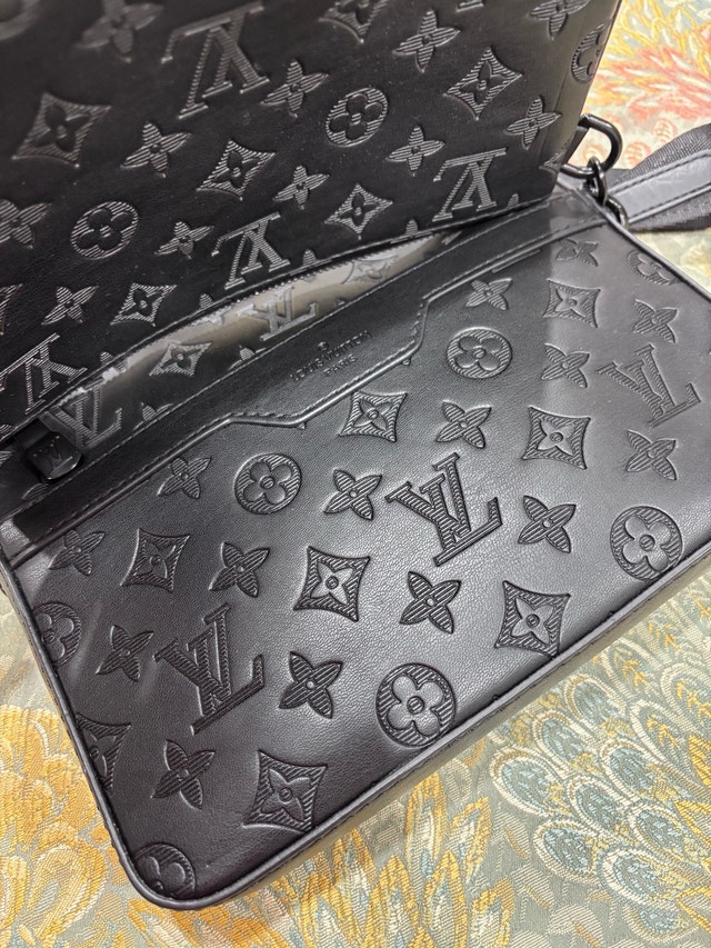 Louis Vuitton trio Messenger bag - photo 2