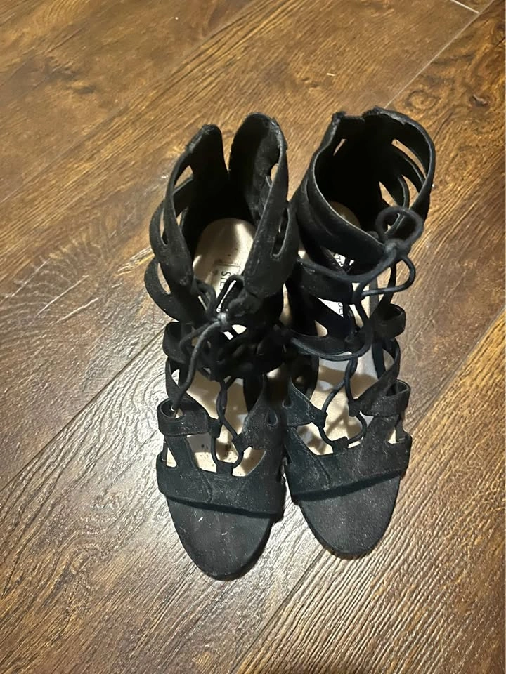 Steve Madden Black Suede Lace-up Heels