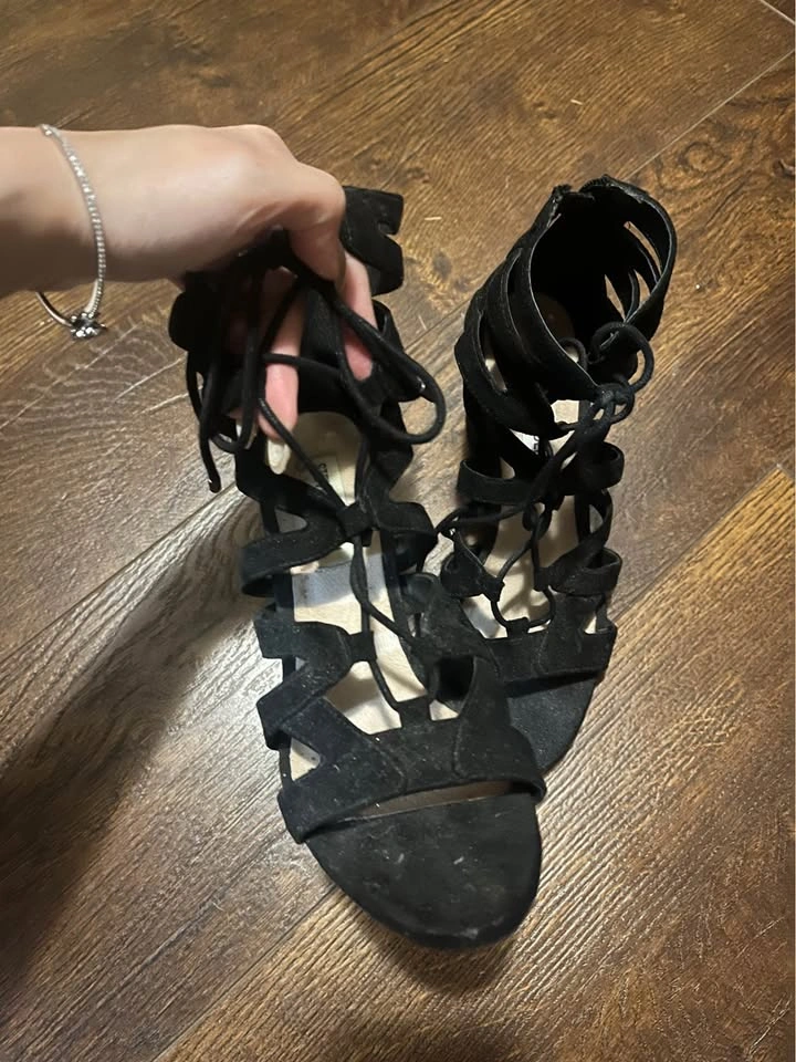 Steve Madden Black Suede Lace-up Heels - photo 2