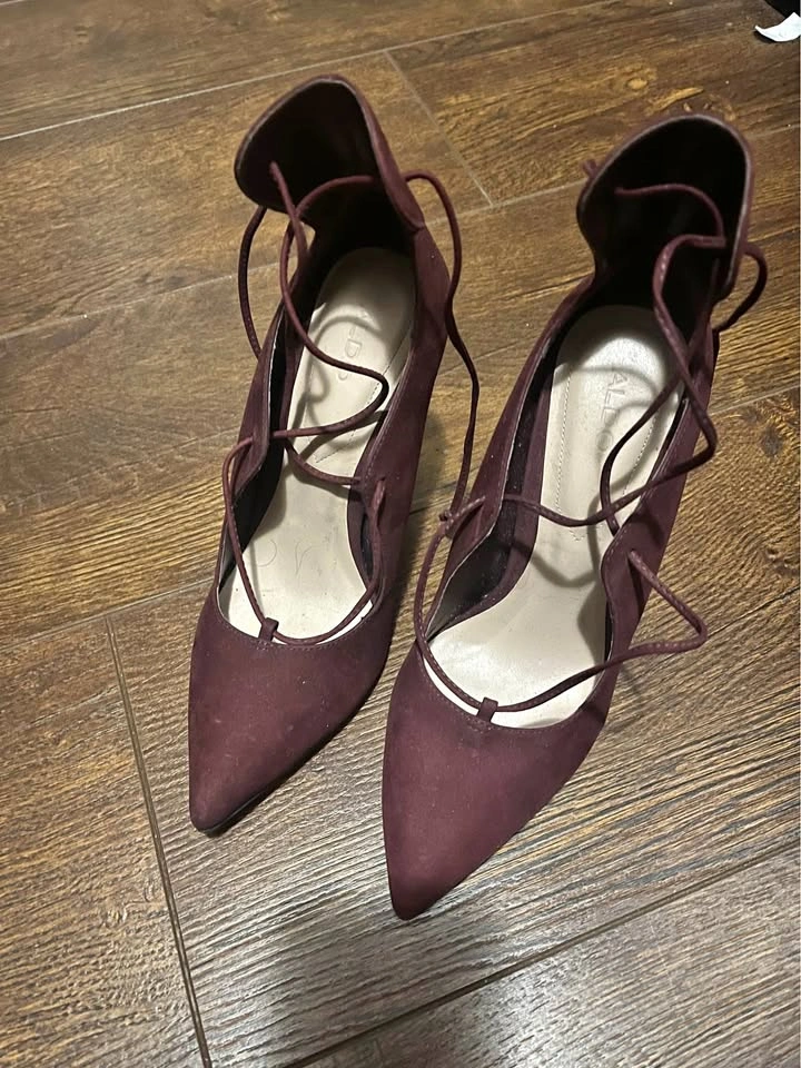 ALDO THYLIA-41 burgundy lace up heels