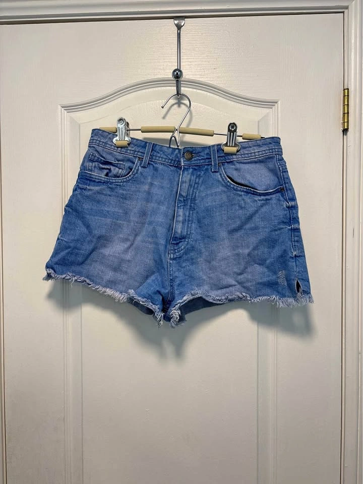 Forever 21 Jean Shorts (size 30)