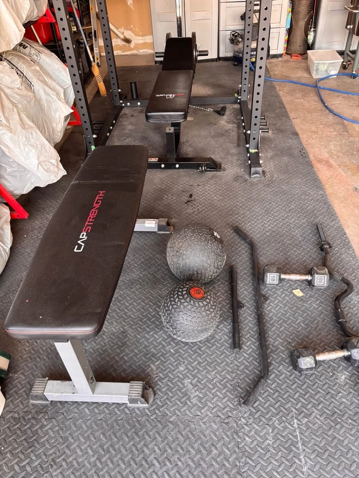 Home Gym - Includes: Different attachments, Benches, Weights - photo 2
