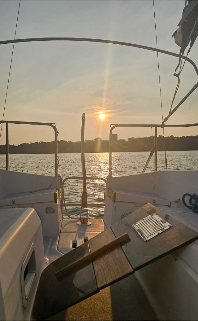 Hunter 27 1992 Sailboat - photo 3
