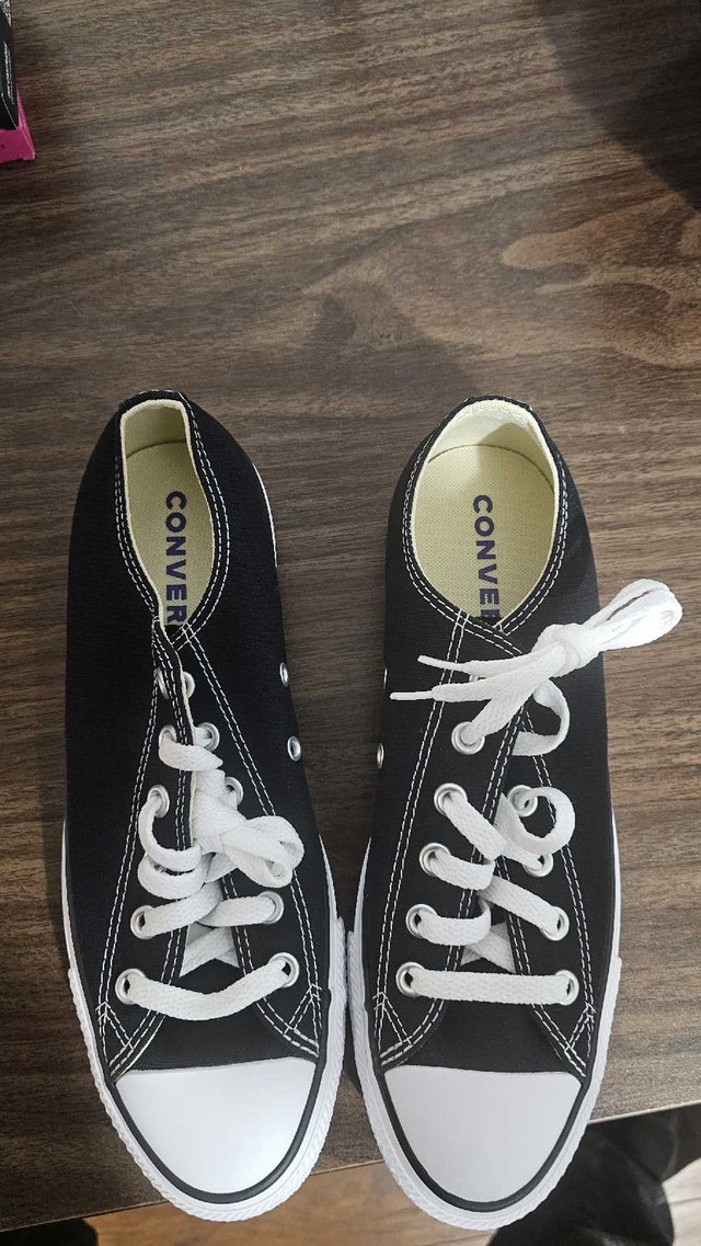 Converse Men's 7.5 Women's 9.5